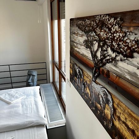 Апартаменты Luxury Penthouse At The Historical Centre With Free Parking Братислава Экстерьер фото