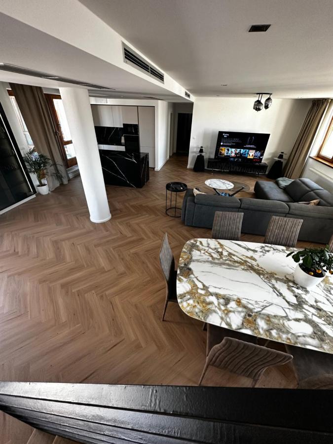 Апартаменты Luxury Penthouse At The Historical Centre With Free Parking Братислава Экстерьер фото